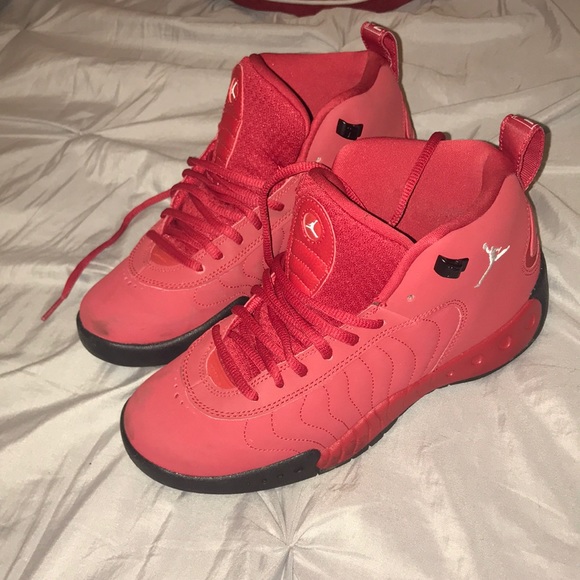 michael jordan shoes red